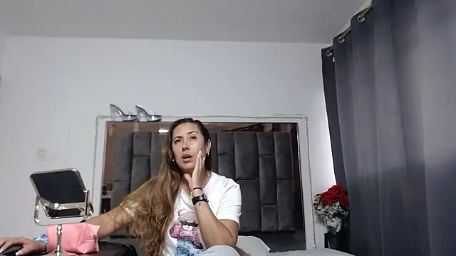 Salmma Milf online show from 19, 5, 2026