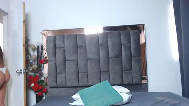 Salmma Milf online show from 19, 11, 2025