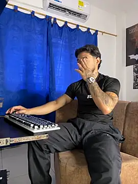 Kylian Alessandro online show from 25, 10, 2025