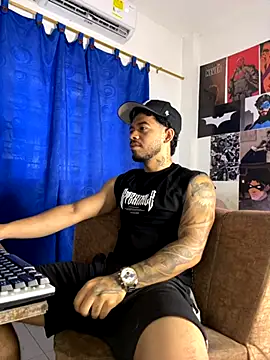 Kylian Alessandro online show from 24, 10, 2025