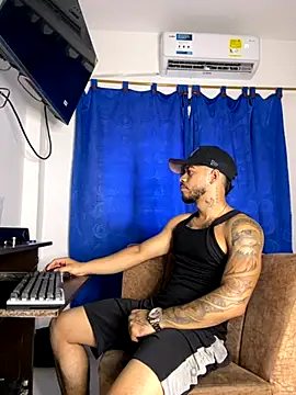 Kylian Alessandro online show from 15, 11, 2025