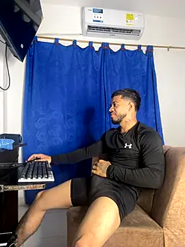 Kylian Alessandro online show from 3, 12, 2025