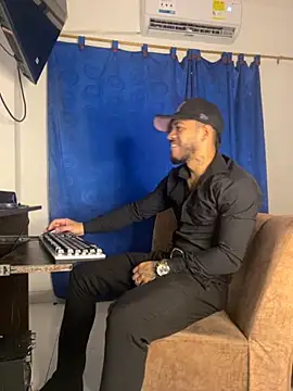 Kylian Alessandro online show from 25, 11, 2025