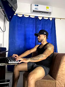 Kylian Alessandro online show from 17, 12, 2025