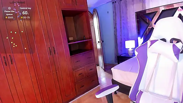 Lily CuteBoobs online show from 29, 10, 2025