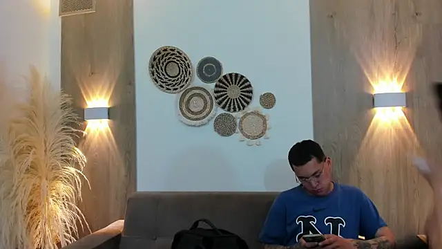 AnnieAndLeandro online show from 7, 1, 2026