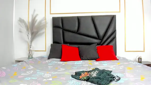 AnnieAndLeandro online show from 22, 12, 2025