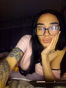 Snapshot of LucyMiax chatting on 19, 10, 2025 LucyMiax online show from 19, 10, 2025