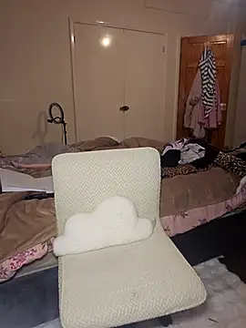 Snapshot of LucyMiax chatting on 14, 12, 2025 LucyMiax online show from 14, 12, 2025