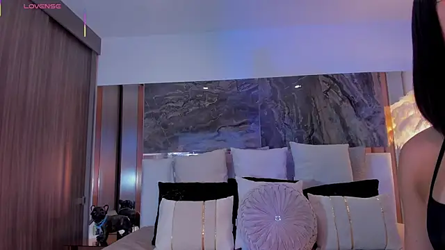 Rashel Frost  online show from 12, 11, 2025