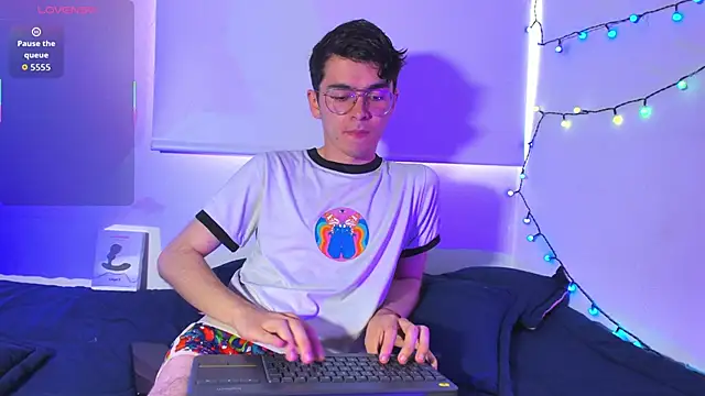 dani angel dark online show from 19, 12, 2025