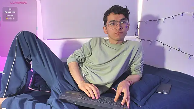 dani angel dark online show from 14, 12, 2025