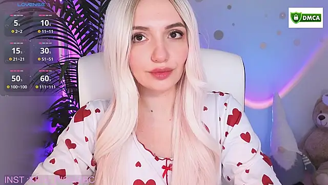 cute cake online show from 15, 12, 2025