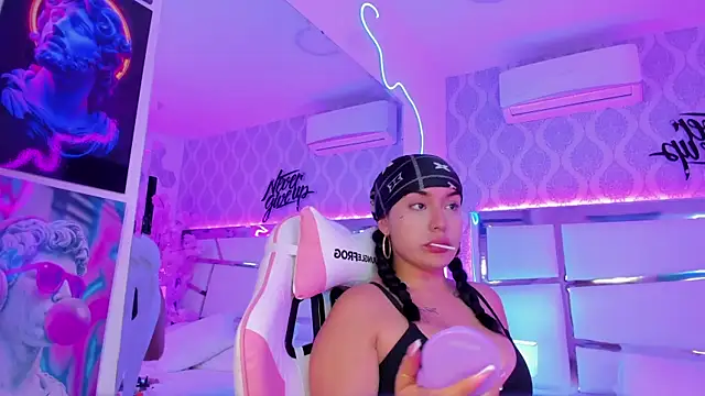 DevoraCarther online show from 8, 11, 2025