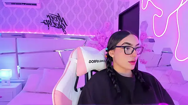 DevoraCarther online show from 18, 11, 2025