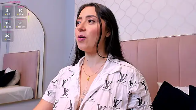 JuliethCruz  online show from 12, 3, 2026