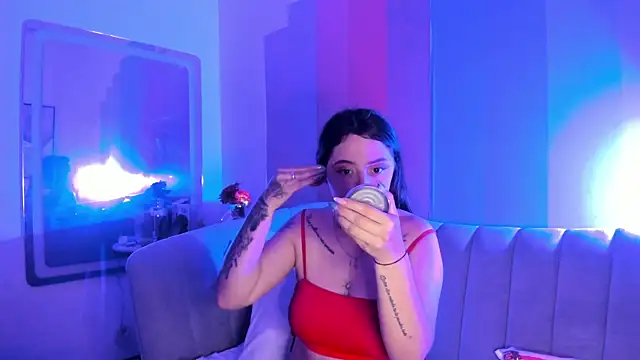 Snapshot of JuliethCruz_ chatting on 16, 7, 2026 JuliethCruz online show from 16, 7, 2026