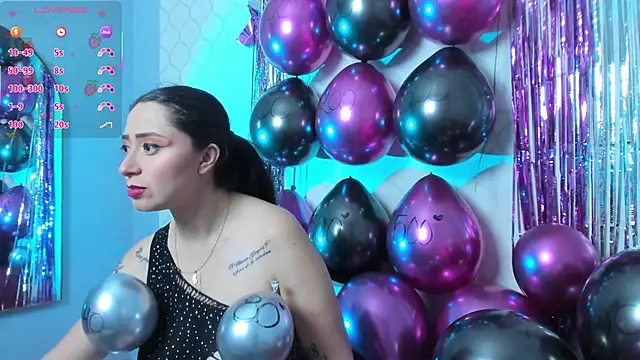 JuliethCruz  online show from 14, 2, 2026