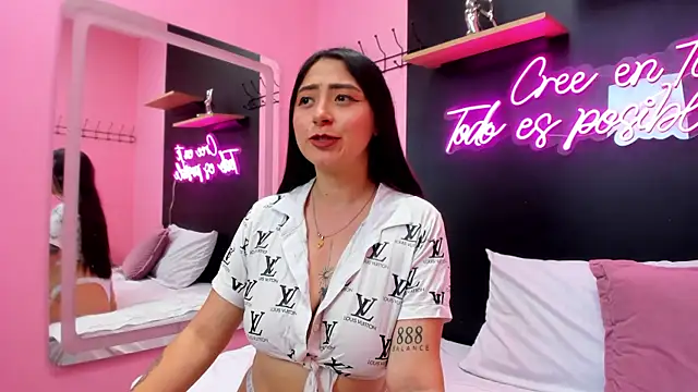 JuliethCruz  online show from 28, 11, 2025