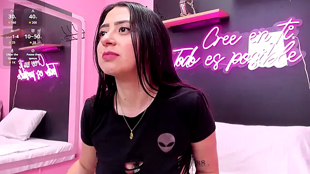 JuliethCruz  online show from 14, 12, 2025