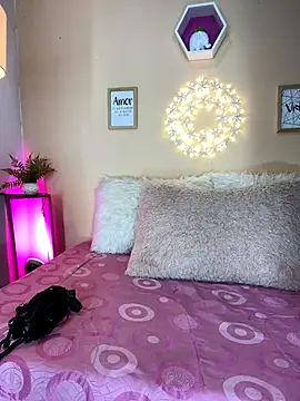 Meggie  online show from 12, 11, 2025