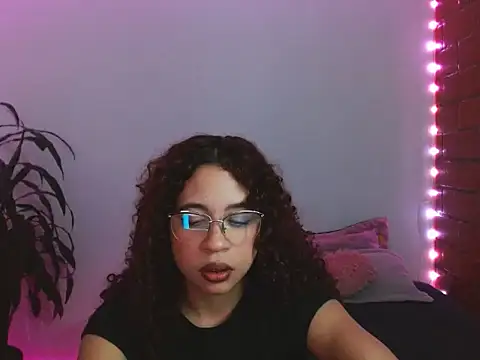 Medussa3033 online show from 6, 11, 2025