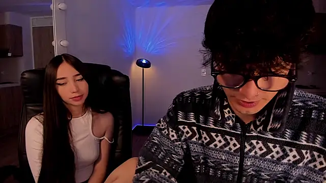 Mikeyvioleta  online show from 22, 11, 2025