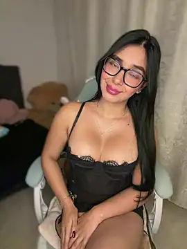 MiaSofia   online show from 5, 5, 2026