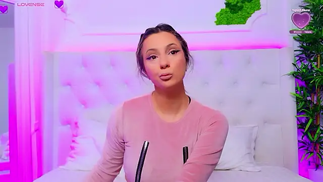 AriannaSins online show from 6, 2, 2026