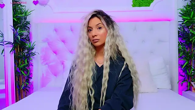 AriannaSins online show from 4, 11, 2025