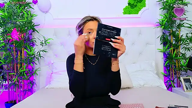 AriannaSins online show from 7, 10, 2025