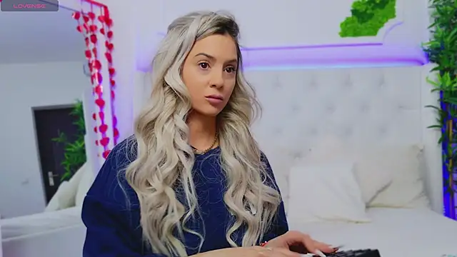 AriannaSins online show from 4, 3, 2025