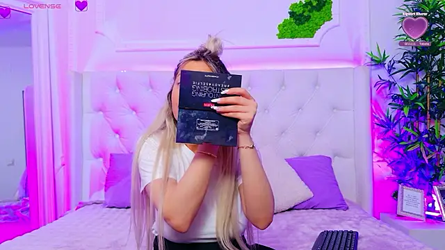 AriannaSins online show from 13, 3, 2026