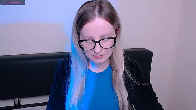 AllaLeomz online show from 28, 10, 2025