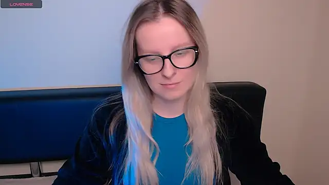 AllaLeomz online show from 30, 10, 2025