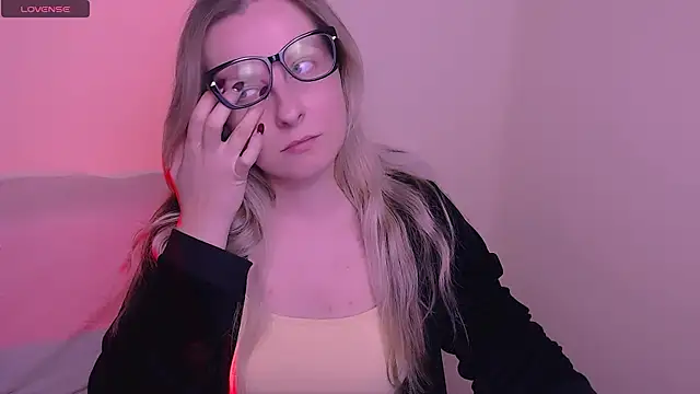 AllaLeomz online show from 11, 11, 2025