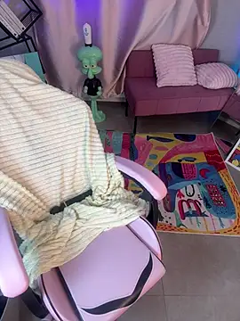 Snapshot of cold_blondie chatting on 19, 7, 2026 cold blondie online show from 19, 7, 2026