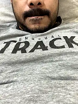 Handsome8677 online show from 28, 11, 2025