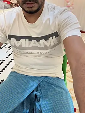 Handsome8677 online show from 25, 3, 2026