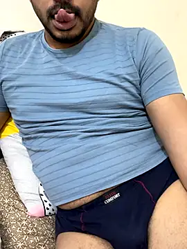 Handsome8677 online show from 6, 1, 2026