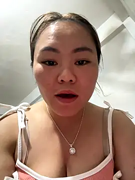 Snapshot of panda-bae chatting on 29, 10, 2025 panda-bae online show from 29, 10, 2025