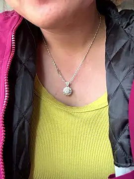 Snapshot of panda-bae chatting on 13, 11, 2025 panda-bae online show from 13, 11, 2025