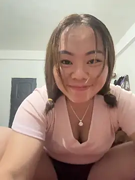 Snapshot of panda-bae chatting on 26, 10, 2025 panda-bae online show from 26, 10, 2025