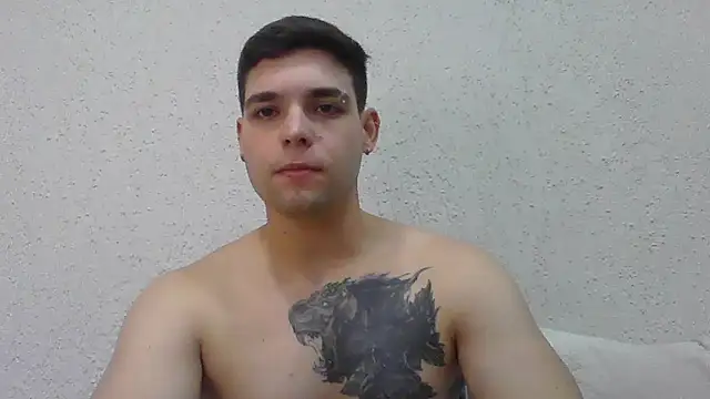Snapshot of Zure-xxx chatting on 7, 7, 2026 Zure-xxx online show from 7, 7, 2026
