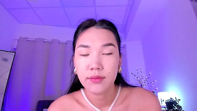Snapshot of Divine_Madeleine chatting on 16, 7, 2026 Divine Madeleine online show from 16, 7, 2026
