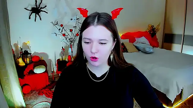 Moonvelle online show from 26, 10, 2025