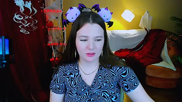 Moonvelle online show from 28, 10, 2025