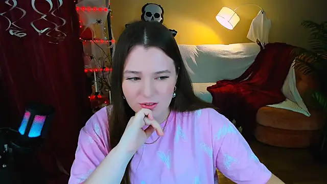 Moonvelle online show from 29, 10, 2025