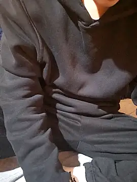 esmermoon online show from 13, 2, 2026