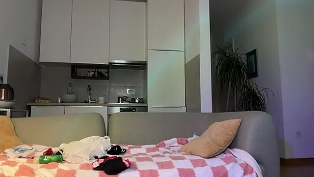 kira yoshika9e online show from 3, 4, 2026